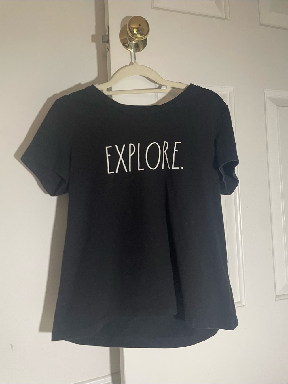 Women's Black 'Explore' Short-Sleeve Graphic Tee